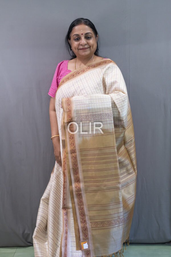 Off-White Body with Contrast Pallu Silk Cotton Saree with Lakshadeepam Motifs