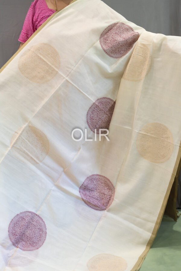 Off-White Body with Rich Contrast Pallu Silk Cotton Saree with Gold Zari Motifs