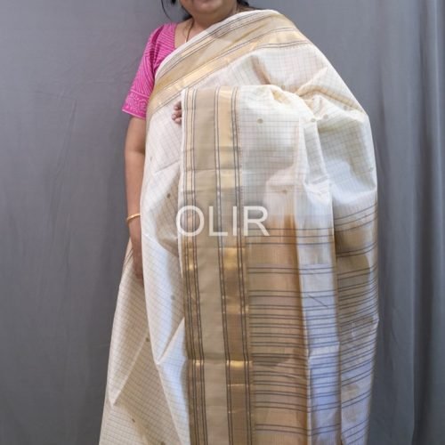 Off-White Body with Contrast Pallu Silk Cotton Saree with Checks and Buttis