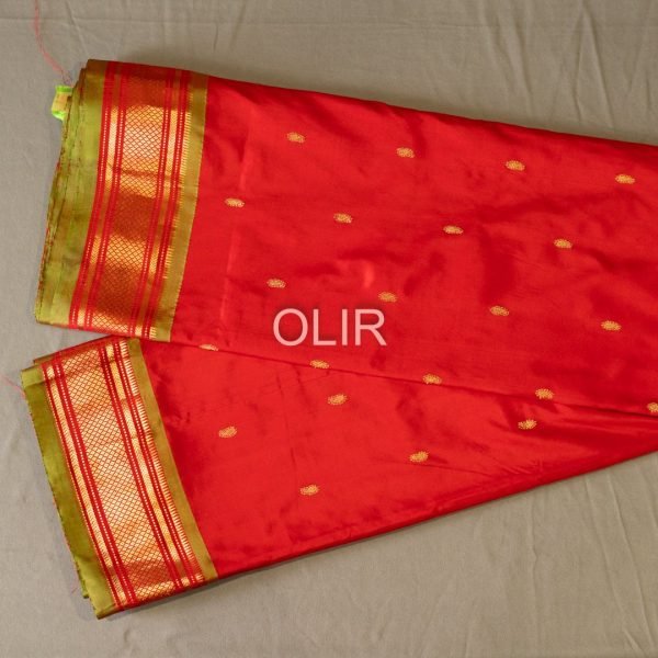 PSS003-3.jpg Traditional Red and Green Pure Silk Handwoven Paithani Saree