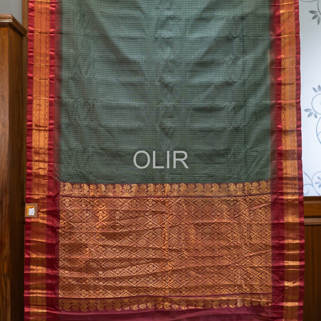 Military Green with Maroon Border Gadwal Cotton Saree - Image 2