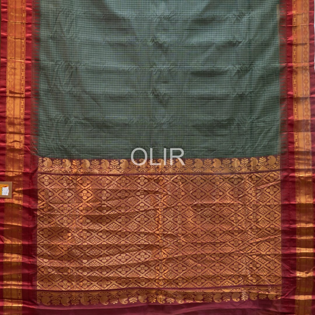 Military Green with Maroon Border Gadwal Cotton Saree - Image 3