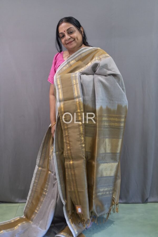 Handwoven Kalakshetra Silk Cotton Saree – Dove Grey & Antique Gold
