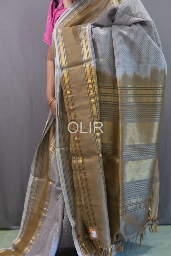 Handwoven Kalakshetra Silk Cotton Saree – Dove Grey & Antique Gold