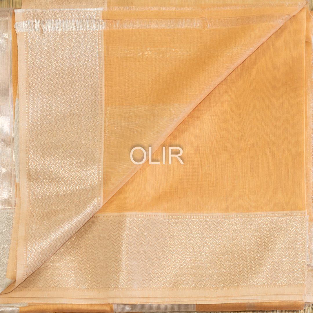 Peach Meenakari Maheshwari Saree with Silver Tissue Pallu - Image 3